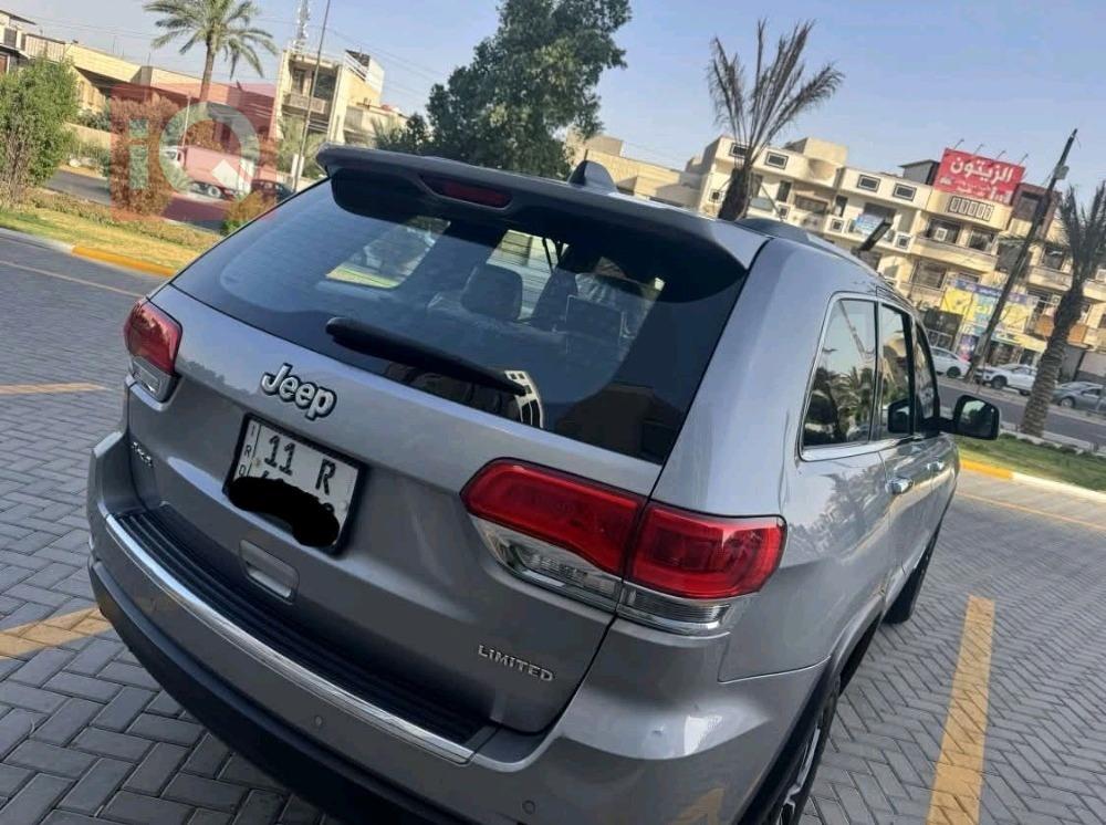 جیپ گراند شیرۆکی